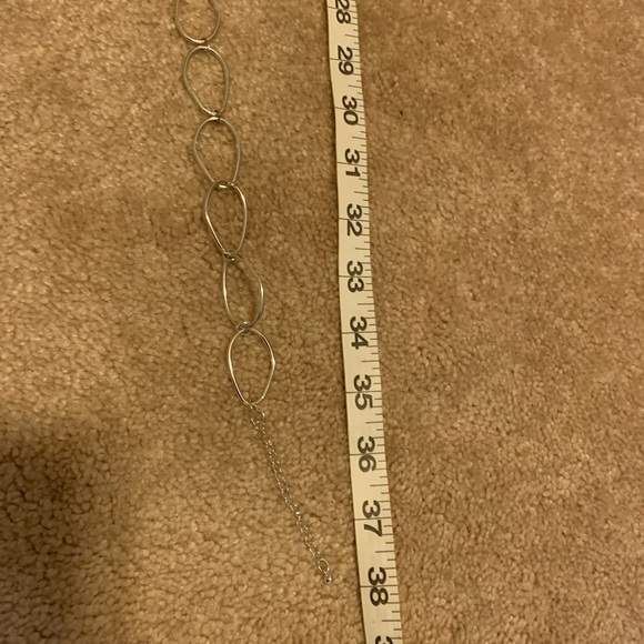 LADIES SILVER TONE COIN NECKLACE LONG STRAND OVAL NWOT - Picture 10 of 10